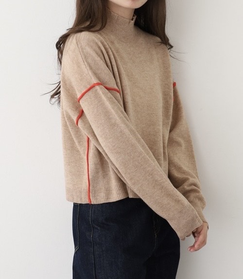 羊毛タートルニット